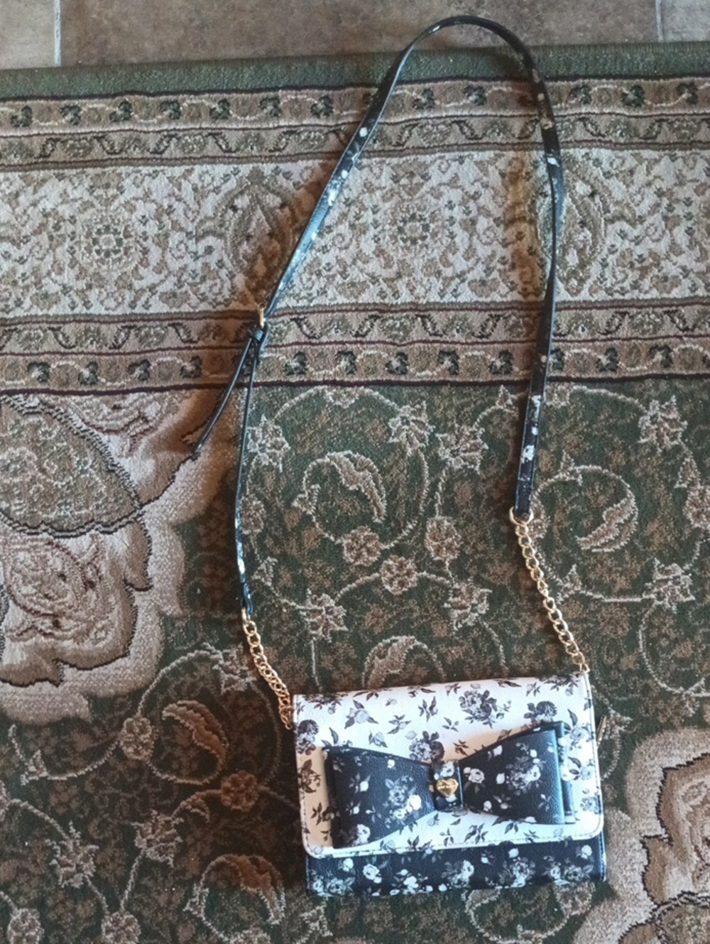 Floral Bow Accent Crossbody Bag - Black & White